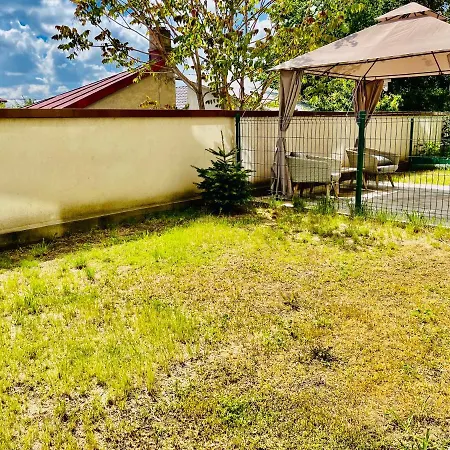 Apartament Rose Garden Apartment *